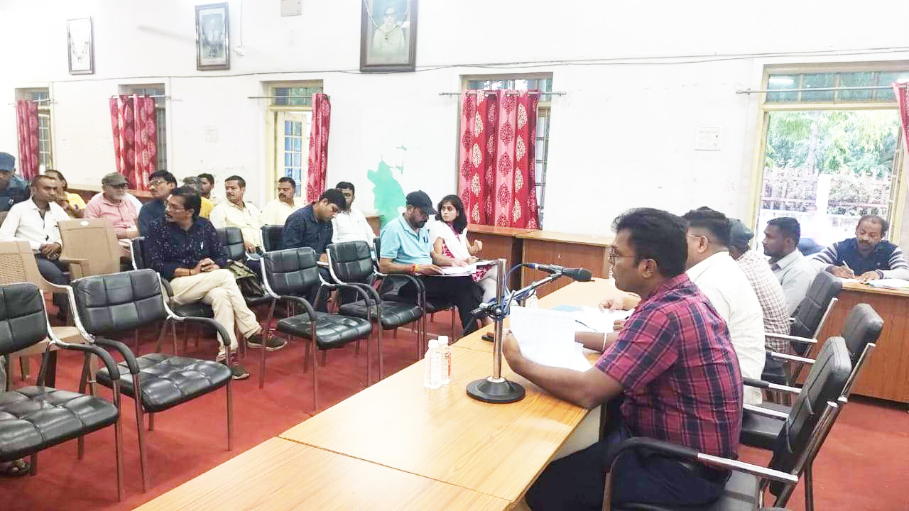 कम वसूली पर काटा जाएगा वेतन