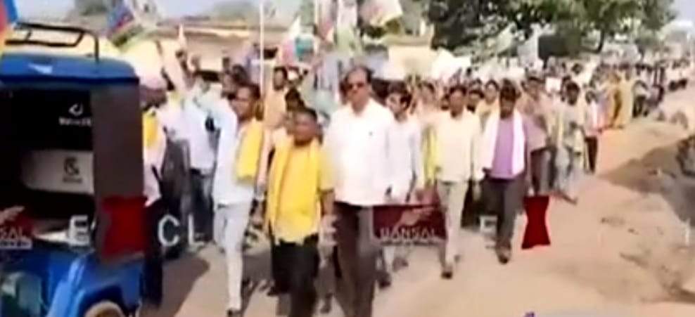 विधायक पुत्र की गिरफ्तारी की मांग को लेकर आदिवासी समाज ने भरी हुंकार 