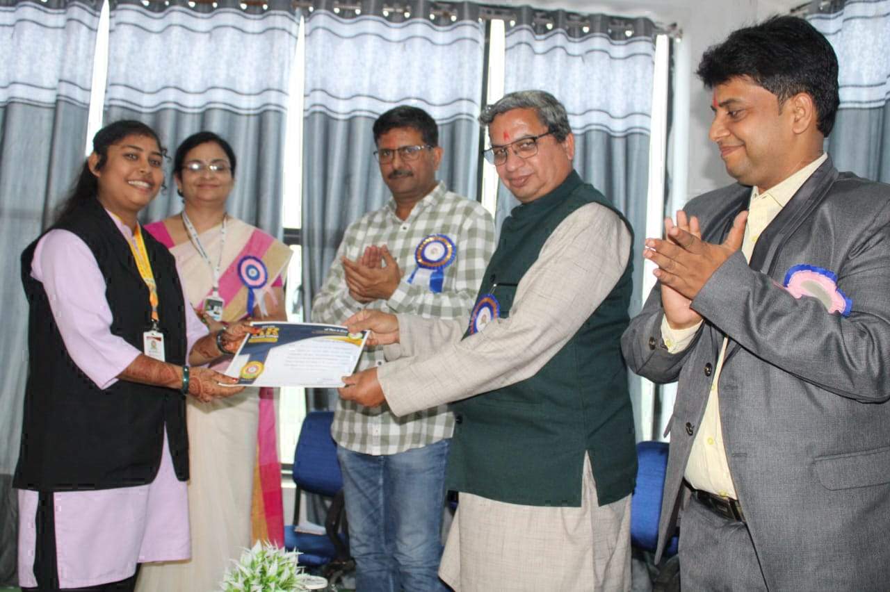 आदिवासी समाज की वीरता-संघर्ष की गाथाएं  देश के प्रति निष्ठा और समर्पण की देती हैं सीख-गोविंदराम