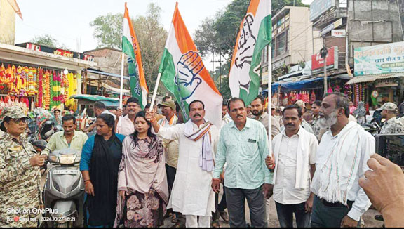 कांग्रेस ने किया मुख्यमंत्री-गृहमंत्री का पुतला दहन कांग्रेस ने किया मुख्यमंत्री-गृहमंत्री का पुतला दहन