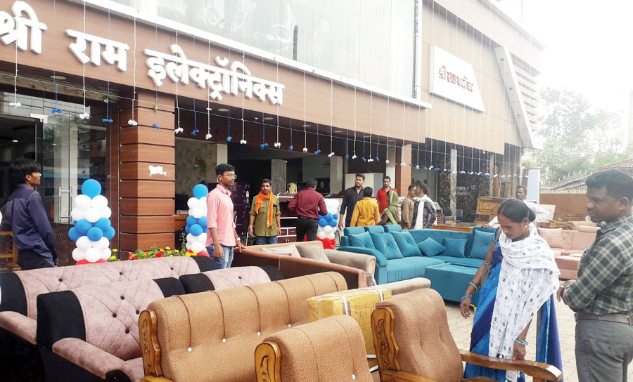 धनतेरस पर जमकर धन वर्षा, करोड़ों का कारोबार