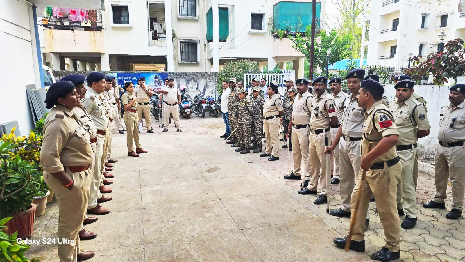 दीपावली पर शांति-कानून व्यवस्था बनाने लगातार पुलिस पेट्रोलिंग