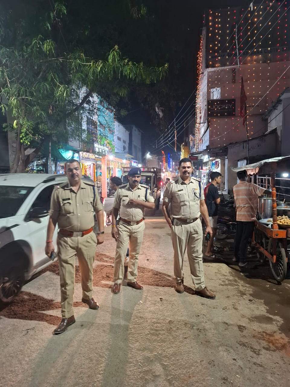 दीपोत्सव को ध्यान में रखते हुए पुलिस गश्त