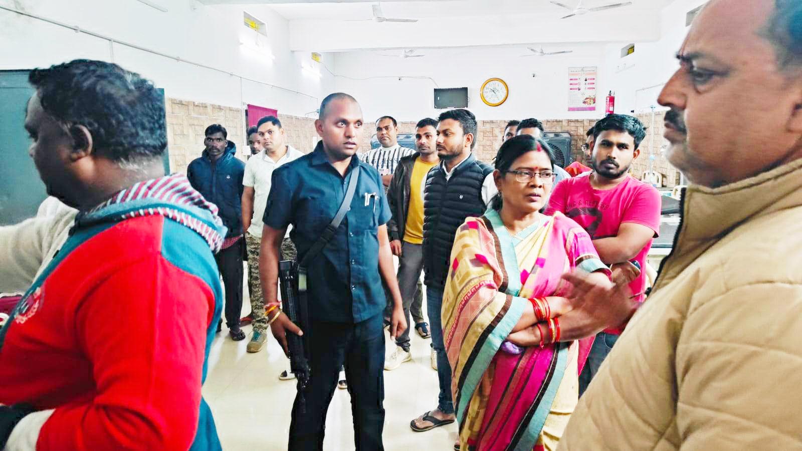 बेकाबू स्कार्पियो डबरी में, बच्ची सहित 8 की मौत