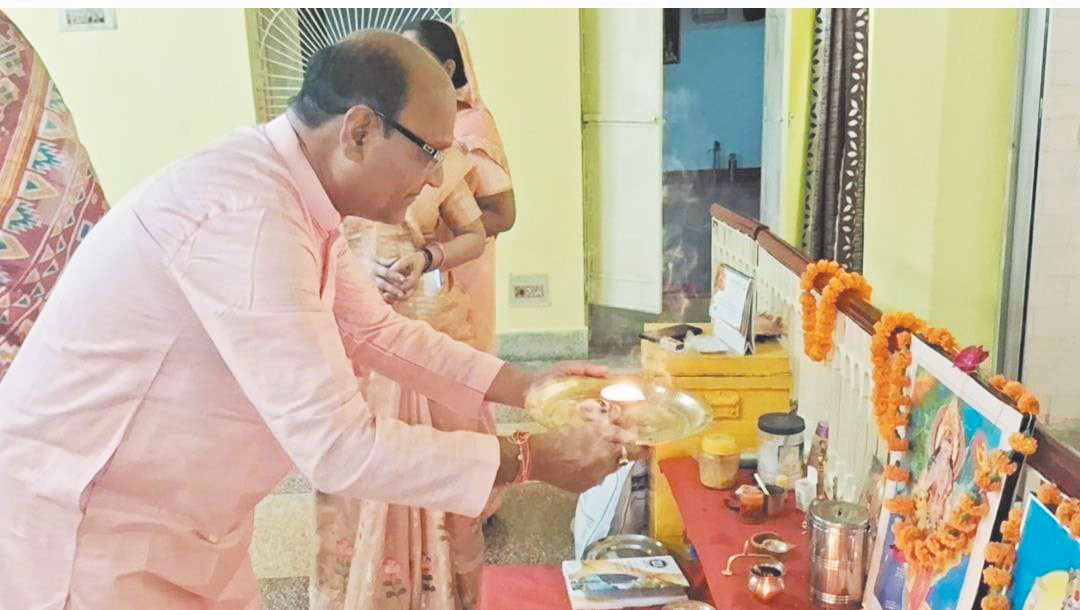 आरोग्य भारती ने धनवंतरी पूजन से दीप पर्व मनाया