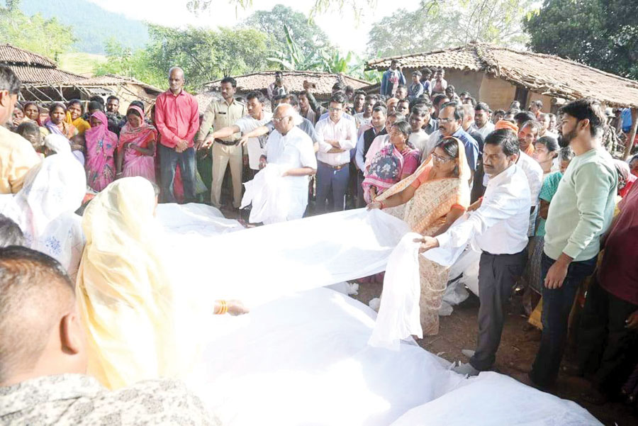 एक साथ उठी 7 अर्थियां, रो पड़ा गांव