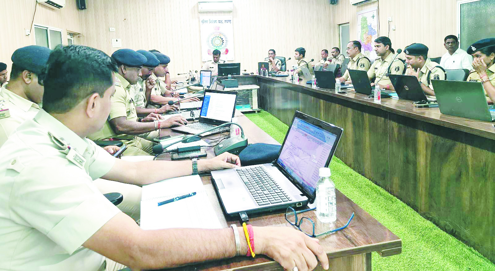 अपराध, शिकायत, मर्ग व विशेष अभियान की  समीक्षा कर एसपी ने पेंडेंसी निकालने के निर्देश