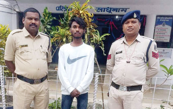 इंस्टाग्राम में फर्जी आईडी बना ब्लैकमेलिंग, आरोपी बंदी