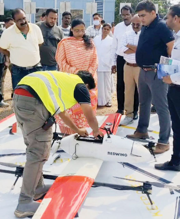 ड्रोन के जरिये कोण्डागांव के अंदरूनी क्षेत्रों में पहुंचाई मेडिकल किट