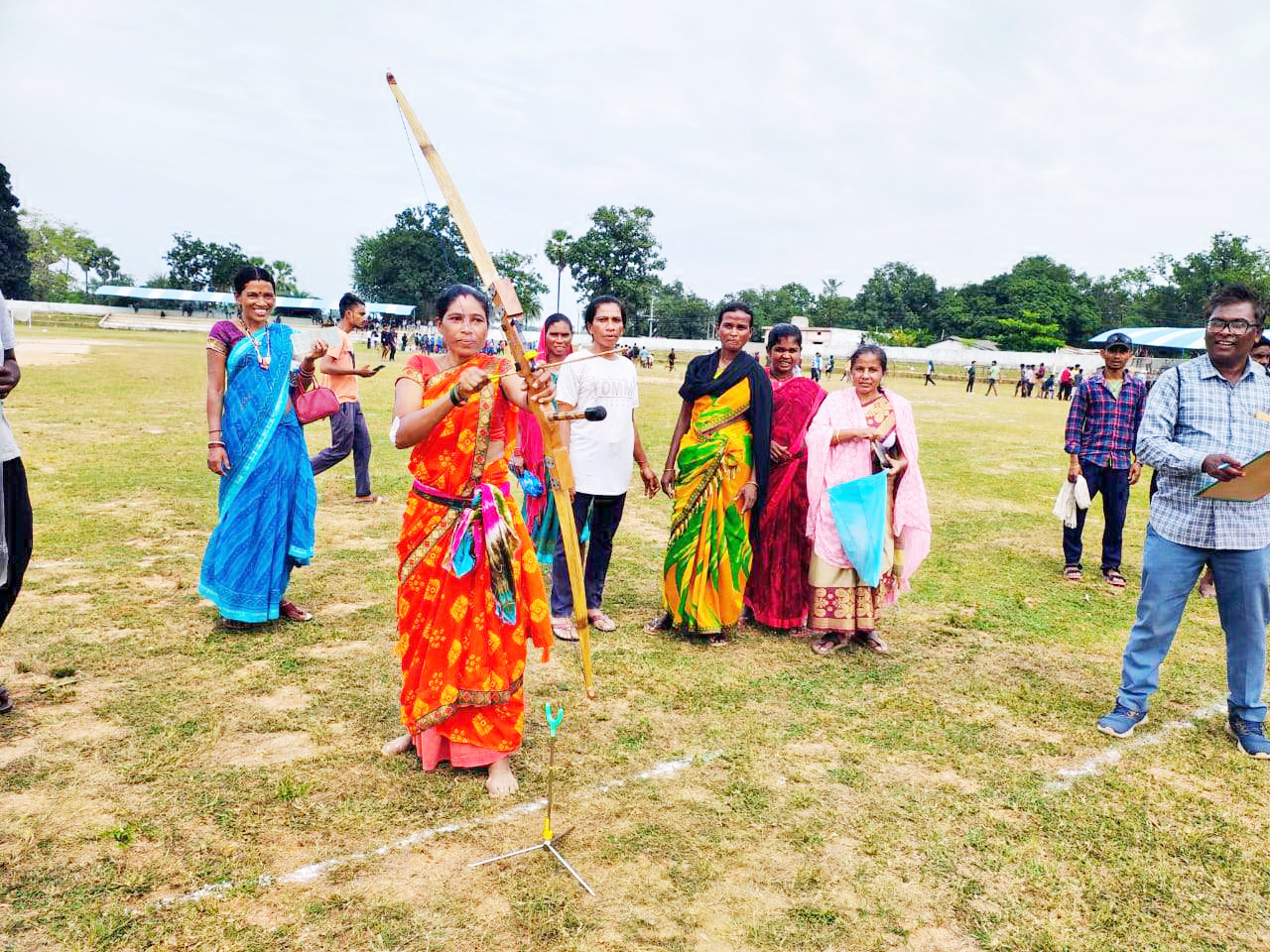 बस्तर ओलम्पिक में युवाओं के साथ महिलाएं भी दिखा रहीं दमखम