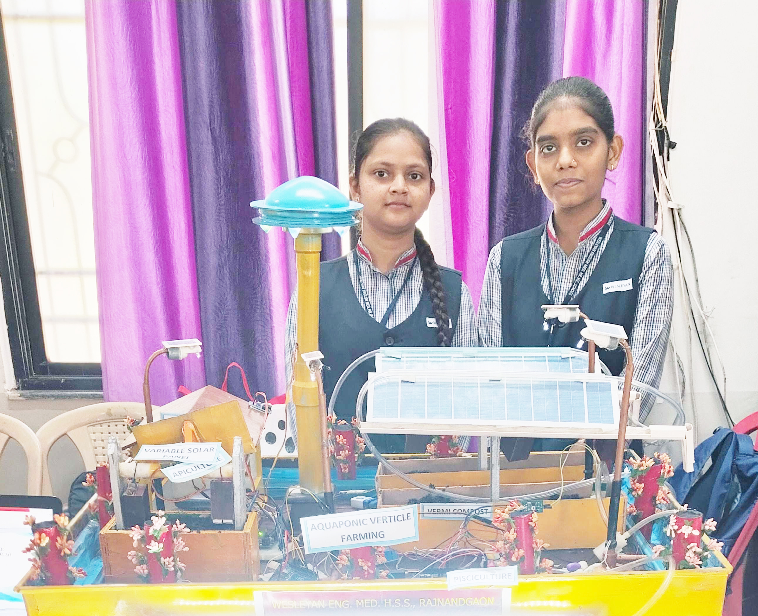 नन्हें वैज्ञानिकों ने जीता निर्णायकों का दिल, प्रदर्शनी में वेसलियन प्रथम नन्हें वैज्ञानिकों ने जीता निर्णायकों का दिल, प्रदर्शनी में वेसलियन प्रथम