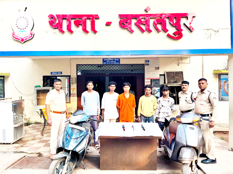 ऑक्सीजोन में चाकूबाजी के नाबालिग समेत आधा दर्जन आरोपी गिरफ्तार ऑक्सीजोन में चाकूबाजी के नाबालिग समेत आधा दर्जन आरोपी गिरफ्तार