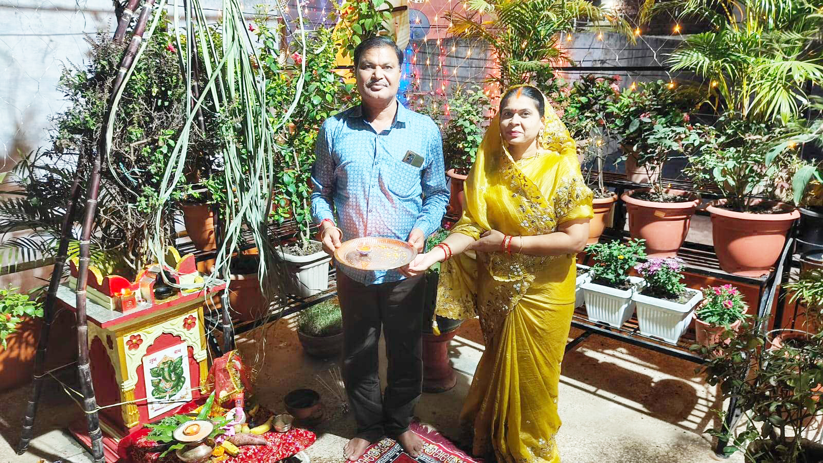 छोटी दिवाली पर घरों में दिखी खुशियां