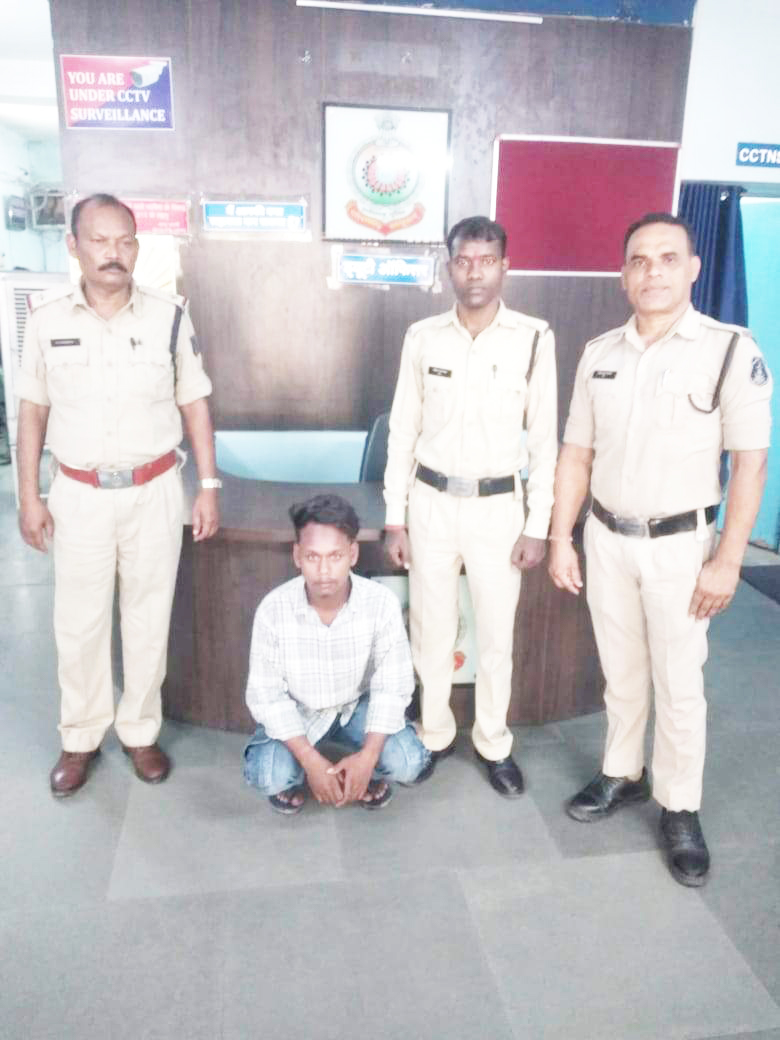 हत्या का प्रयास, फरार आरोपी गिरफ्तार हत्या का प्रयास, फरार आरोपी गिरफ्तार