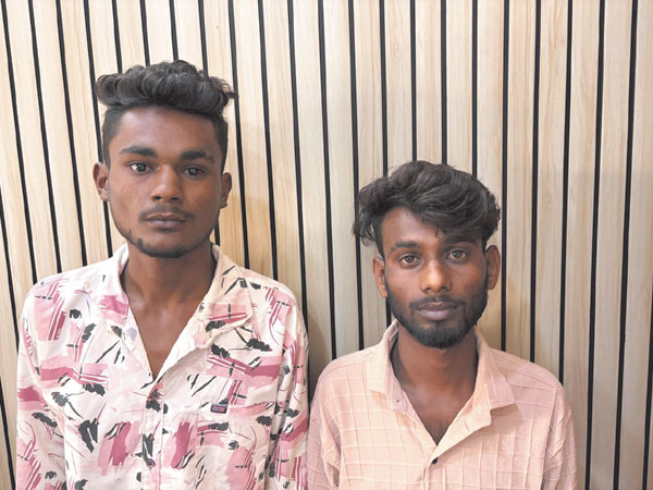 चाकू के साथ इंस्टाग्राम पोस्ट दो युवक गिरफ्तार चाकू के साथ इंस्टाग्राम पोस्ट दो युवक गिरफ्तार