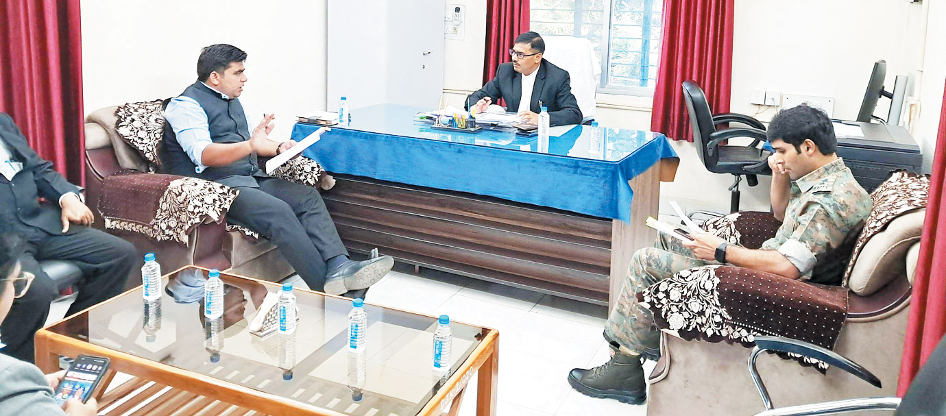 नेशनल लोक अदालत में अधिक से अधिक प्रकरणों को रखने चर्चा