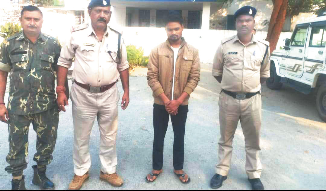 धमकी देकर नाबालिग से रेप, फरार आरोपी केरल से गिरफ्तार