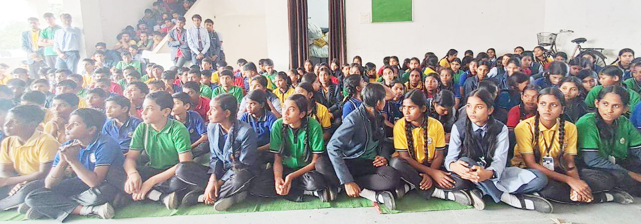 स्कूलों में बाल विवाह और बाल संरक्षण पर जागरूकता कार्यक्रम