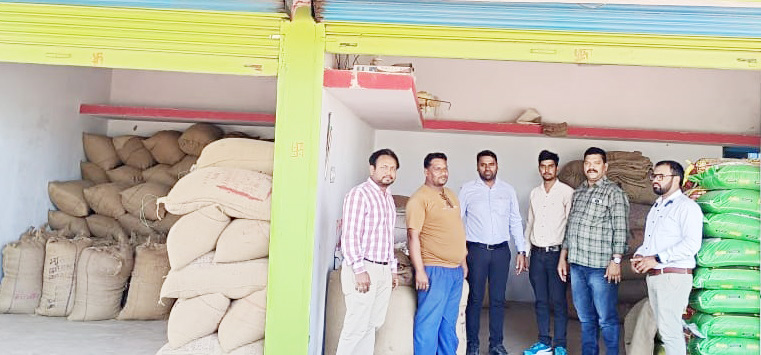 3 दुकानों में छापा, 452 क्विंटल धान जब्त