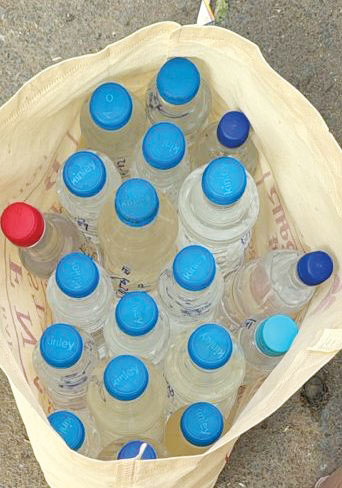 भूमिगत टैंक से पेट्रोल रिसाव पानी के नमूनों में पेट्रोल नहीं