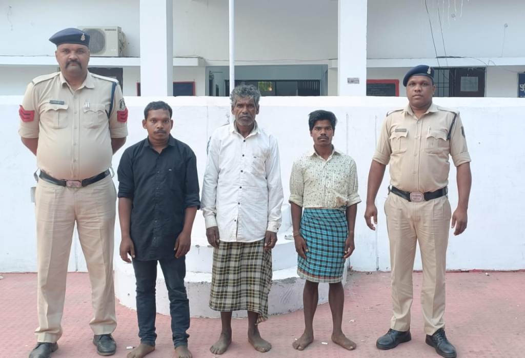 बाप-बेटों ने बेरहमी से की मजदूर की हत्या