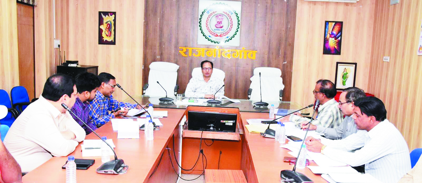कलेक्टर ने की निर्माण कार्यों की समीक्षा कलेक्टर ने की निर्माण कार्यों की समीक्षा