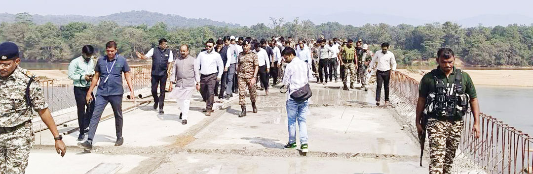 बीजापुर पहुंचे डिप्टी सीएम साव, सडक़ व पुल निर्माण तथा जल जीवन मिशन के कार्यों का लिया जायजा