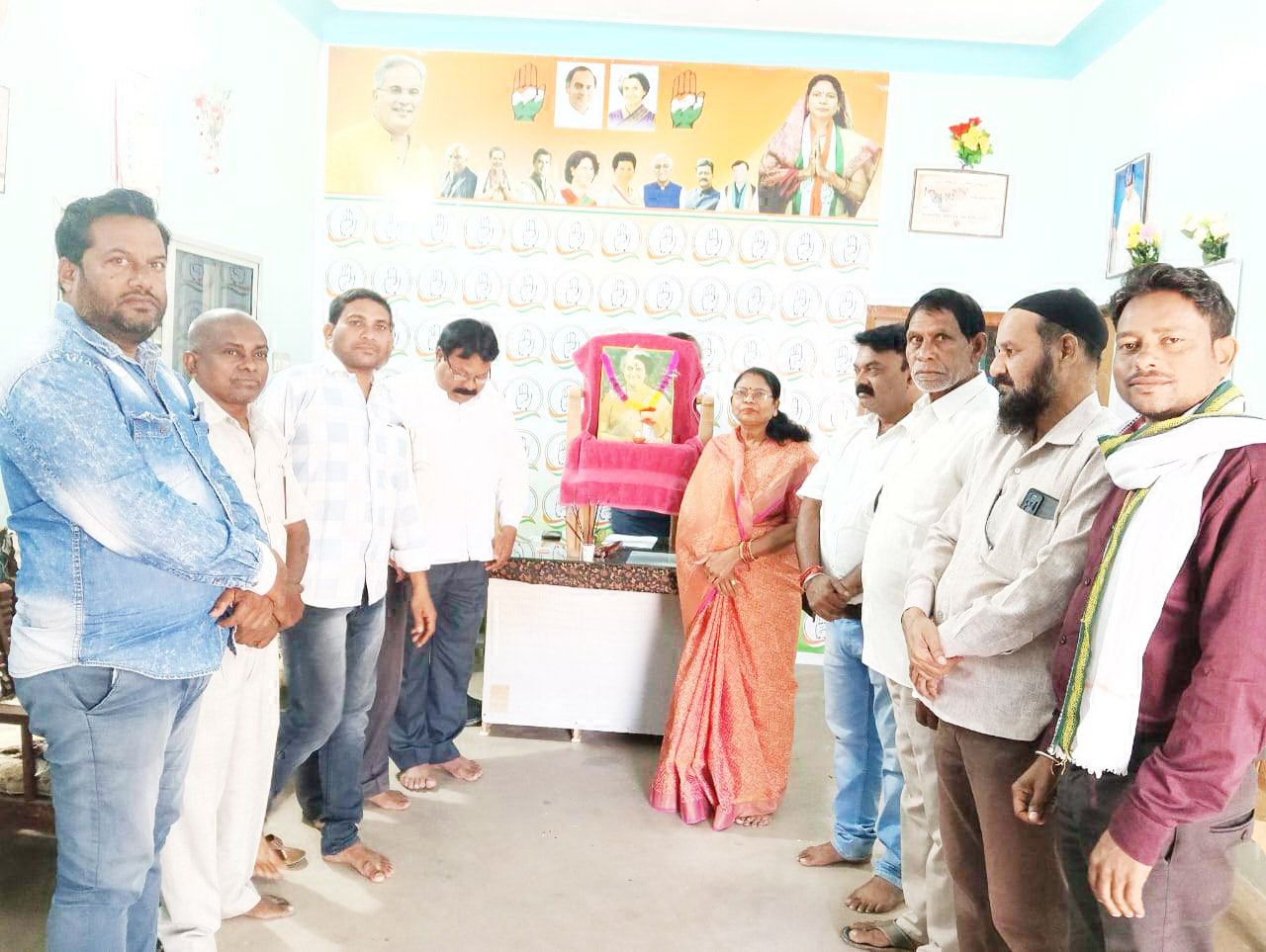 इंदिरा गांधी की 107वीं जयंती विधायक कार्यालय में मनी