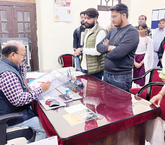 अम्बिकापुर संगीत महाविद्यालय के लिए आजाद सेवा संघ ने की भवन की मांग