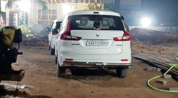 ठेकेदार के कार्यालय में जीएसटी का छापा