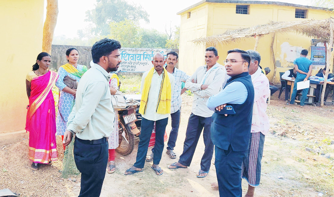 अपर कलेक्टर ने किया तहसील कार्यालय का निरीक्षण अपर कलेक्टर ने किया तहसील कार्यालय का निरीक्षण