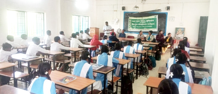 समाज में बढ़ते अपराध के लिए नशा जिम्मेदार-उदय गंगोई समाज में बढ़ते अपराध के लिए नशा जिम्मेदार-उदय गंगोई
