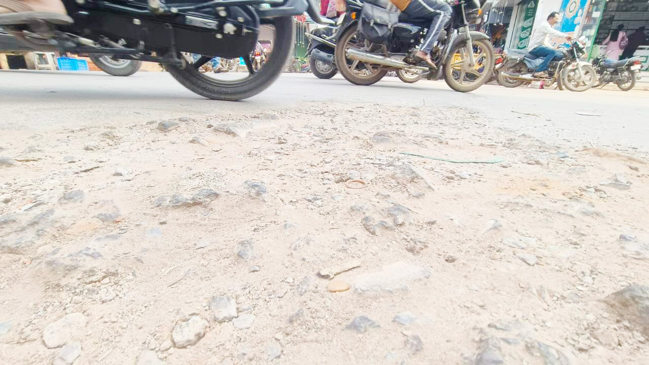 निकाय चुनाव में खराब सडक़ें रहेगी मुद्दा, टेंडर के बाद भी पेंचवर्क नहीं निकाय चुनाव में खराब सडक़ें रहेगी मुद्दा, टेंडर के बाद भी पेंचवर्क नहीं