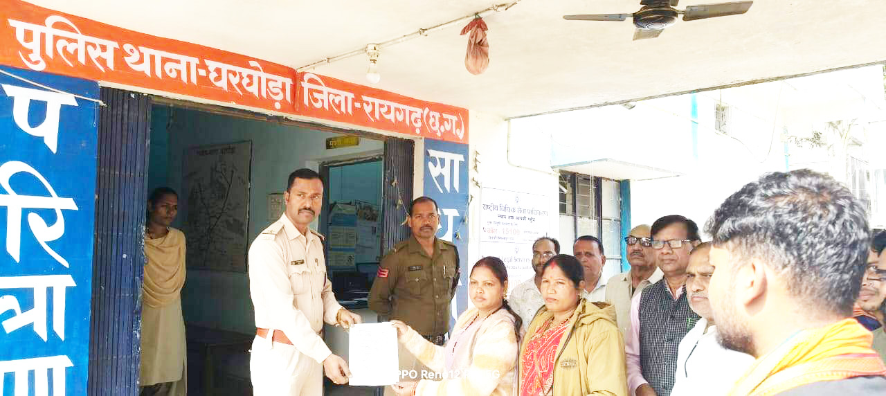 बढ़ी चोरी के विरोध में भाजपाई पहुंचे थाने 