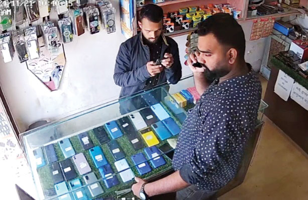 अपने खाते में 1 लाख डलवा नगद राशि दिए बिना युवक फरार, मामला दर्ज