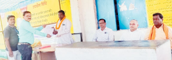 बारुल सहकारी समिति के प्राधिकृत अधिकारी ध्रुव ने काम संभाला बारुल सहकारी समिति के प्राधिकृत अधिकारी ध्रुव ने काम संभाला