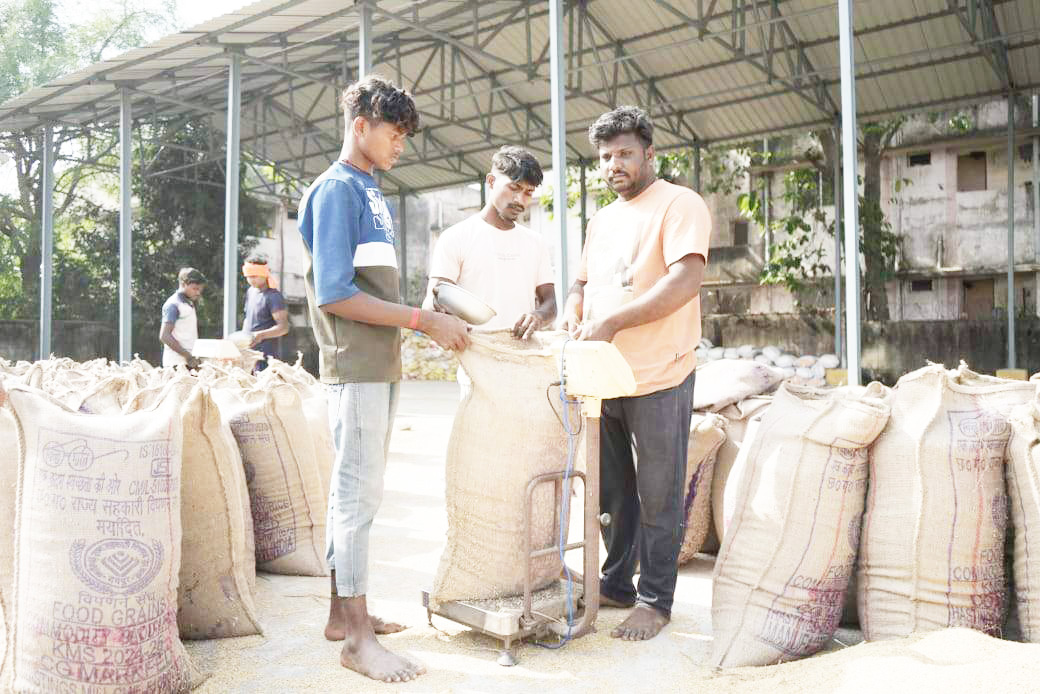 कृषक बिना किसी तनाव के  बेच पा रहे अपनी फसल