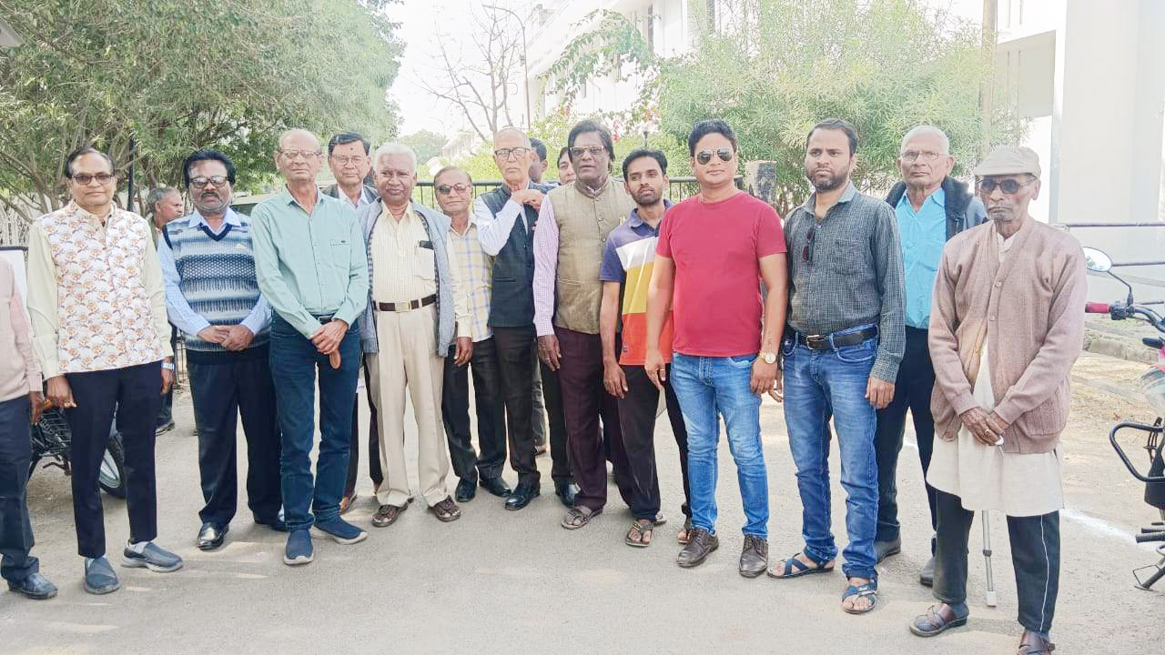 अम्बेडकर चौक में शराब दुकान नहीं खोलने की मांग