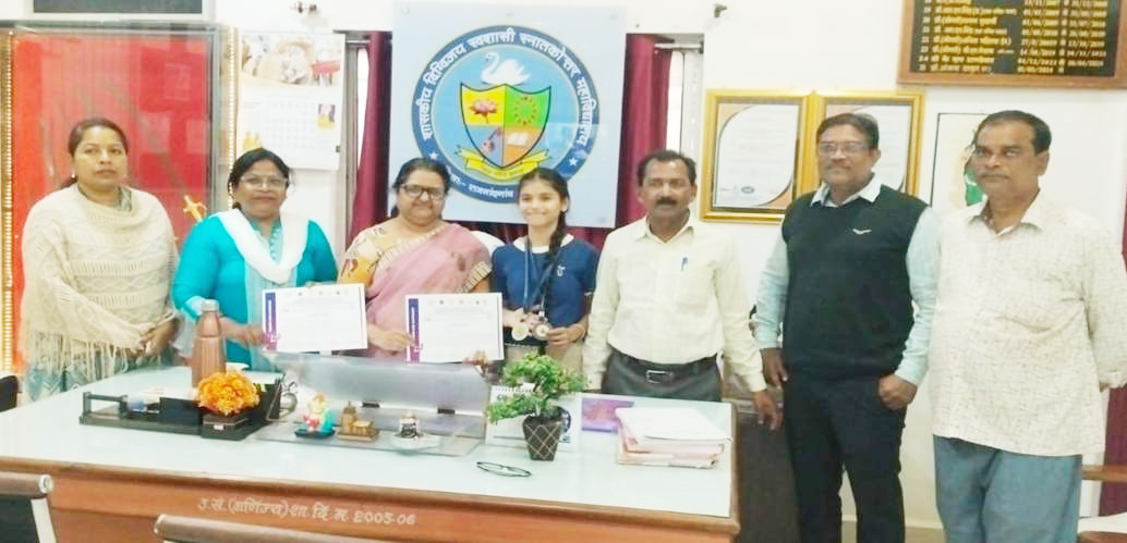 दीक्षा का राष्ट्रीय योगासन प्रतियोगिता में चयन 