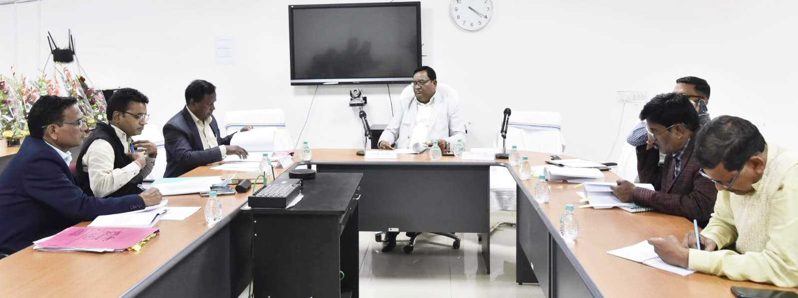 मेडिकल कॉलेज के स्वशासी समिति की बैठक