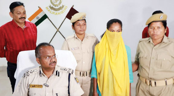 छत्तीसगढ़ की ईनामी महिला नक्सली ओडिशा में गिरफ्तार