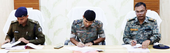 चलित थाना लगाकर शिकायतों का तत्काल निराकरण के निर्देश चलित थाना लगाकर शिकायतों का तत्काल निराकरण के निर्देश