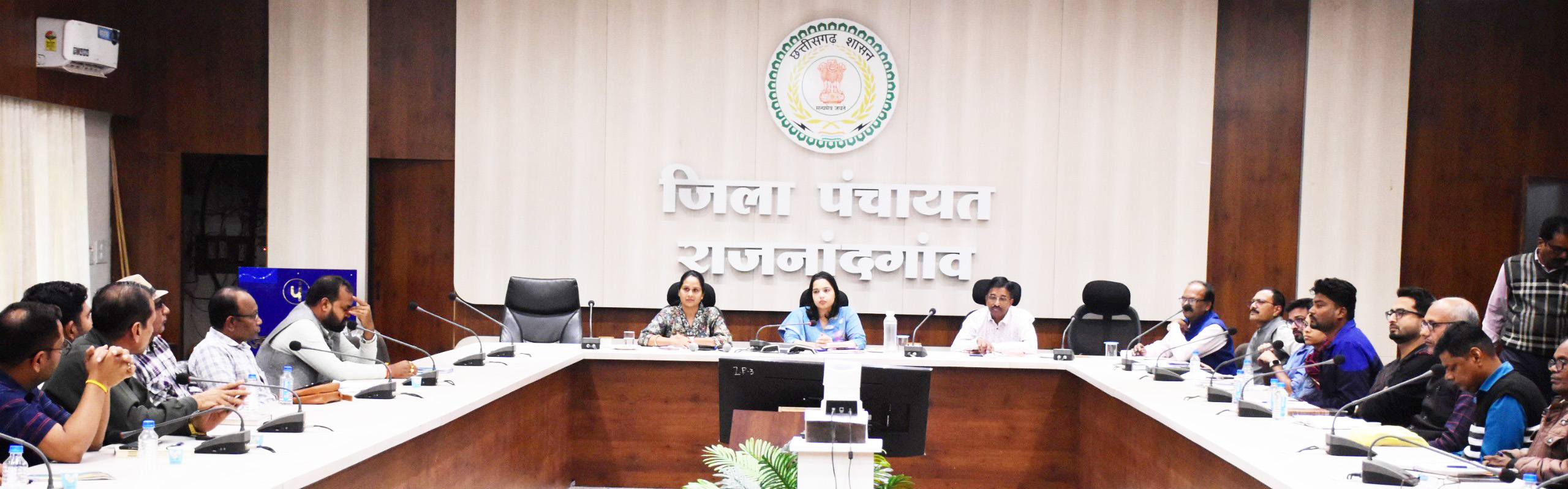 पशु विचरण की रोकथाम पर सीईओ ने ली बैठक पशु विचरण की रोकथाम पर सीईओ ने ली बैठक