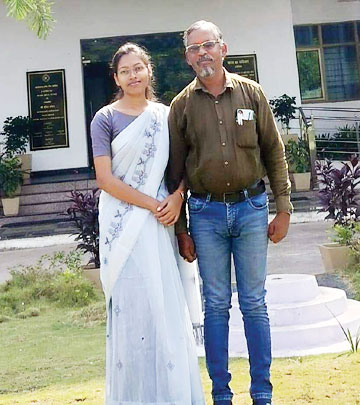  गांव की बेटी जया सिंह ठाकुर बनी अधिकारी