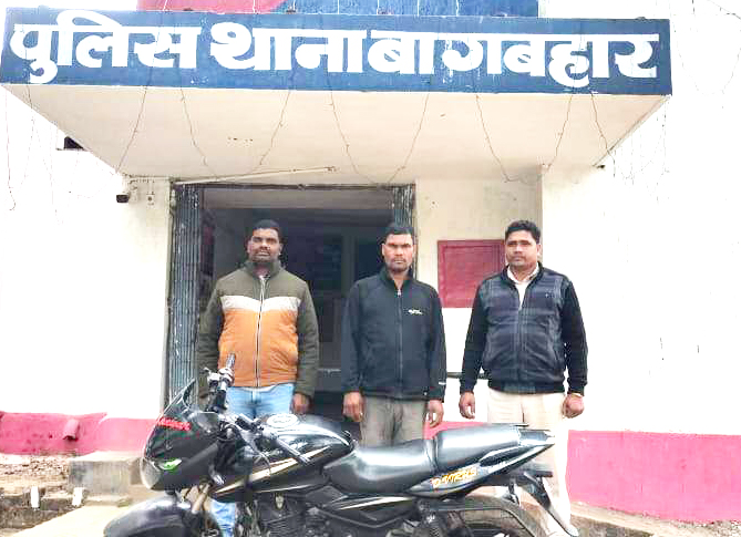 चोरी, 10 दोपहिया समेत 8 आरोपी गिरफ्तार