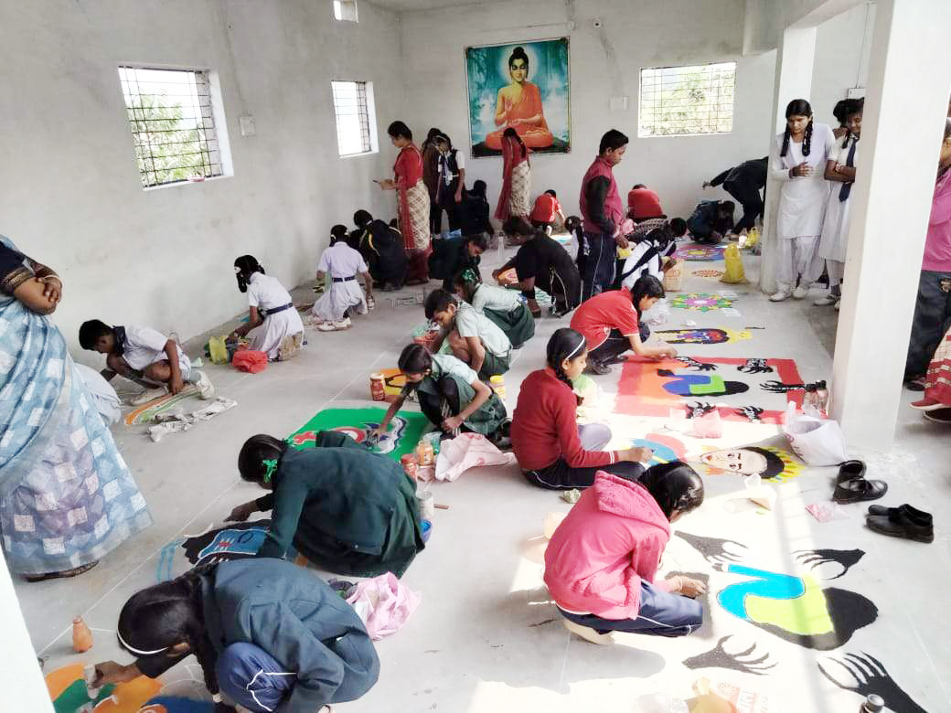रंगोली स्पर्धा में जैष्णवी प्रथम रंगोली स्पर्धा में जैष्णवी प्रथम