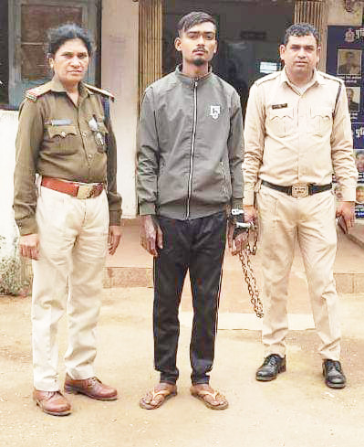 शराब के लिए मां से मांगे रुपए, नहीं देने पर घर में आग लगा फरार