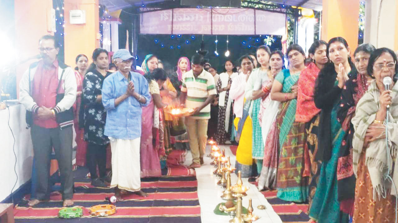 अयप्पा मंदिर में 41 दिनी मंडल व्रत पूजा का आयोजन अयप्पा मंदिर में 41 दिनी मंडल व्रत पूजा का आयोजन
