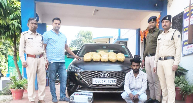 गांजा संग 2 गिरफ्तार गांजा संग 2 गिरफ्तार
