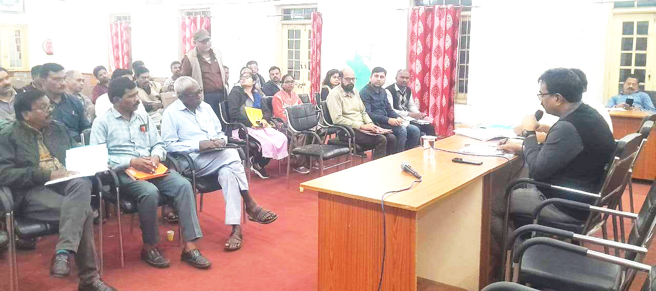लक्ष्य के अनुरूप करें वसूली- आयुक्त लक्ष्य के अनुरूप करें वसूली- आयुक्त